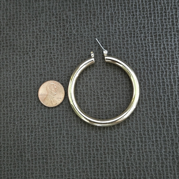 Luv AJ Gold💛 Amalfi Hollow Tube Hoop Earrings - NWT - Picture 6 of 15